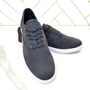 Universal Thread Shoes Womens Size 8 Grey NWOT Casual Sneakers Walking